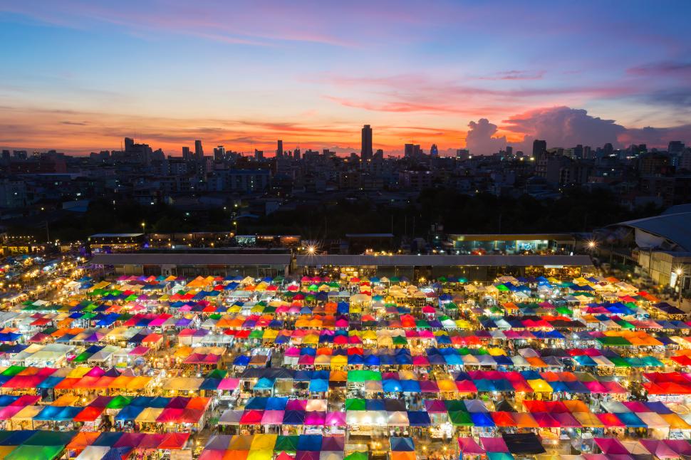 Cele mai bune piețe de noapte din Bangkok. Imaginile cu spectacolul colorat din capitala Thailandei fac înconjurul lumii de ani de zile 982346