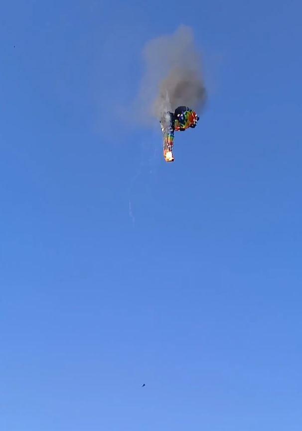 Un balon cu aer cald, plin cu turiști, a luat foc în aer şi s-a prăbuşit, în Brazilia: 8 oameni au murit, 13 au supravieţuit 982519