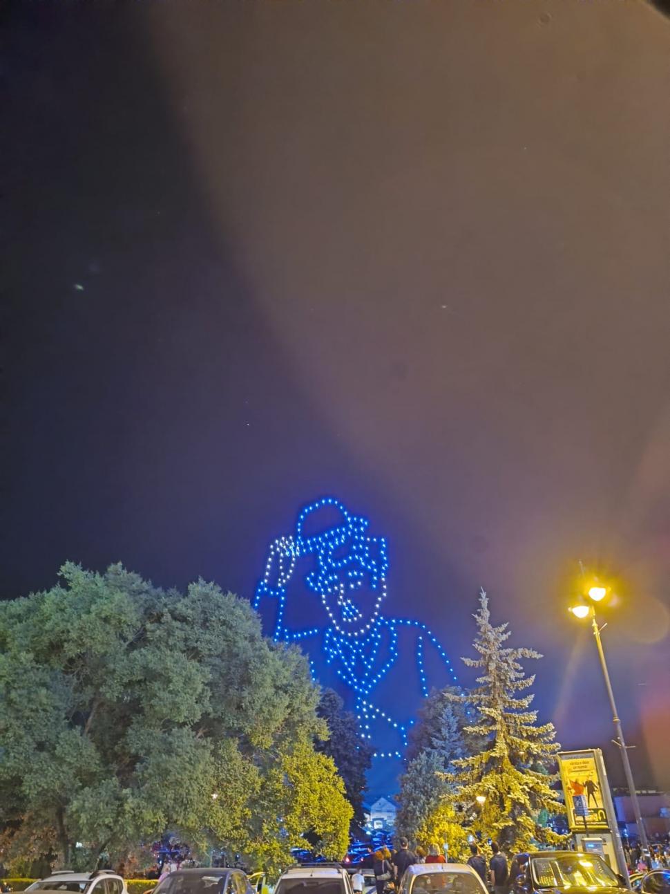 VIDEO. FITS a fost deschis cu un spectacol impresionat de drone în centrul Sibiului  982492