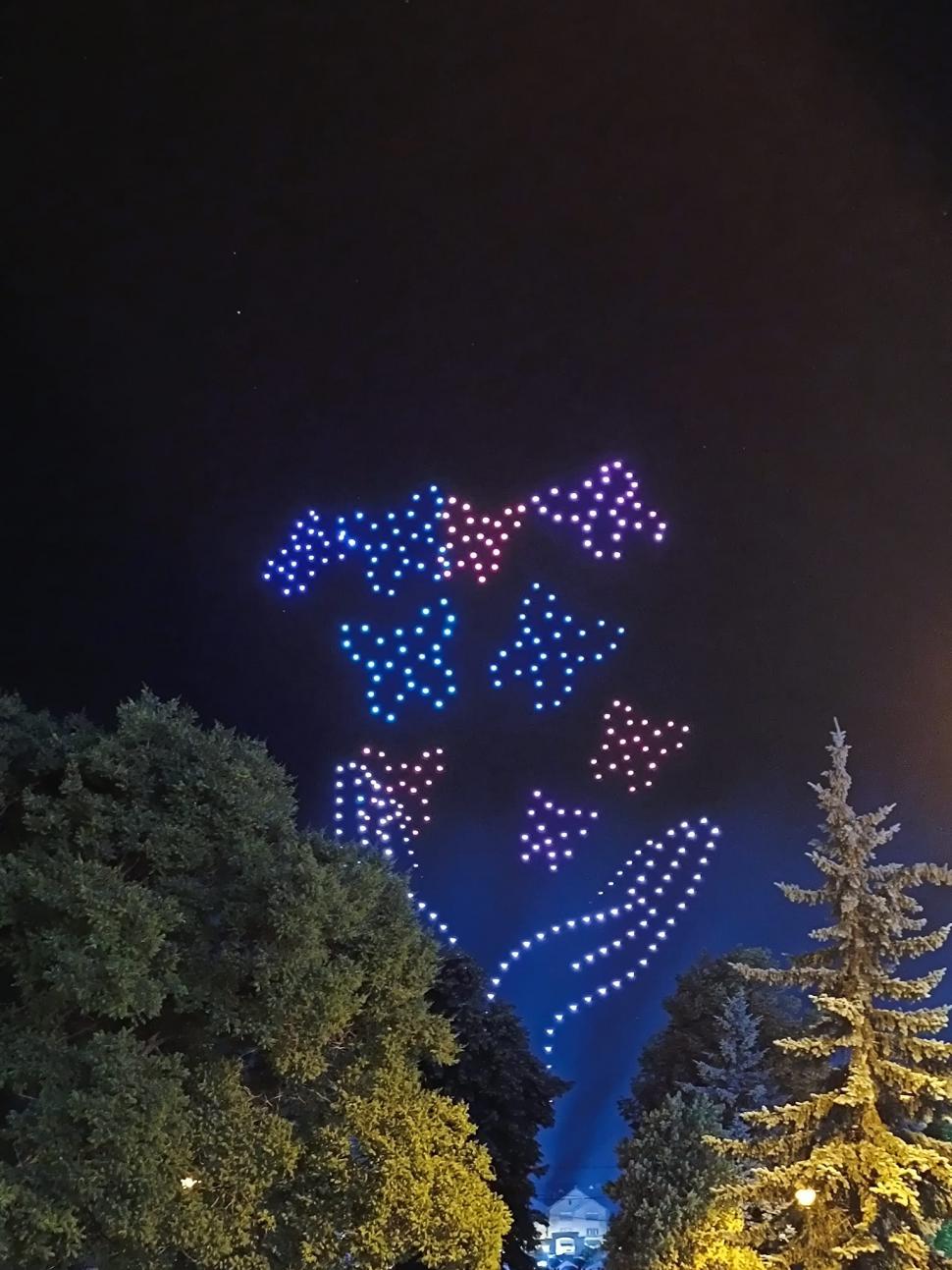 VIDEO. FITS a fost deschis cu un spectacol impresionat de drone în centrul Sibiului  982493