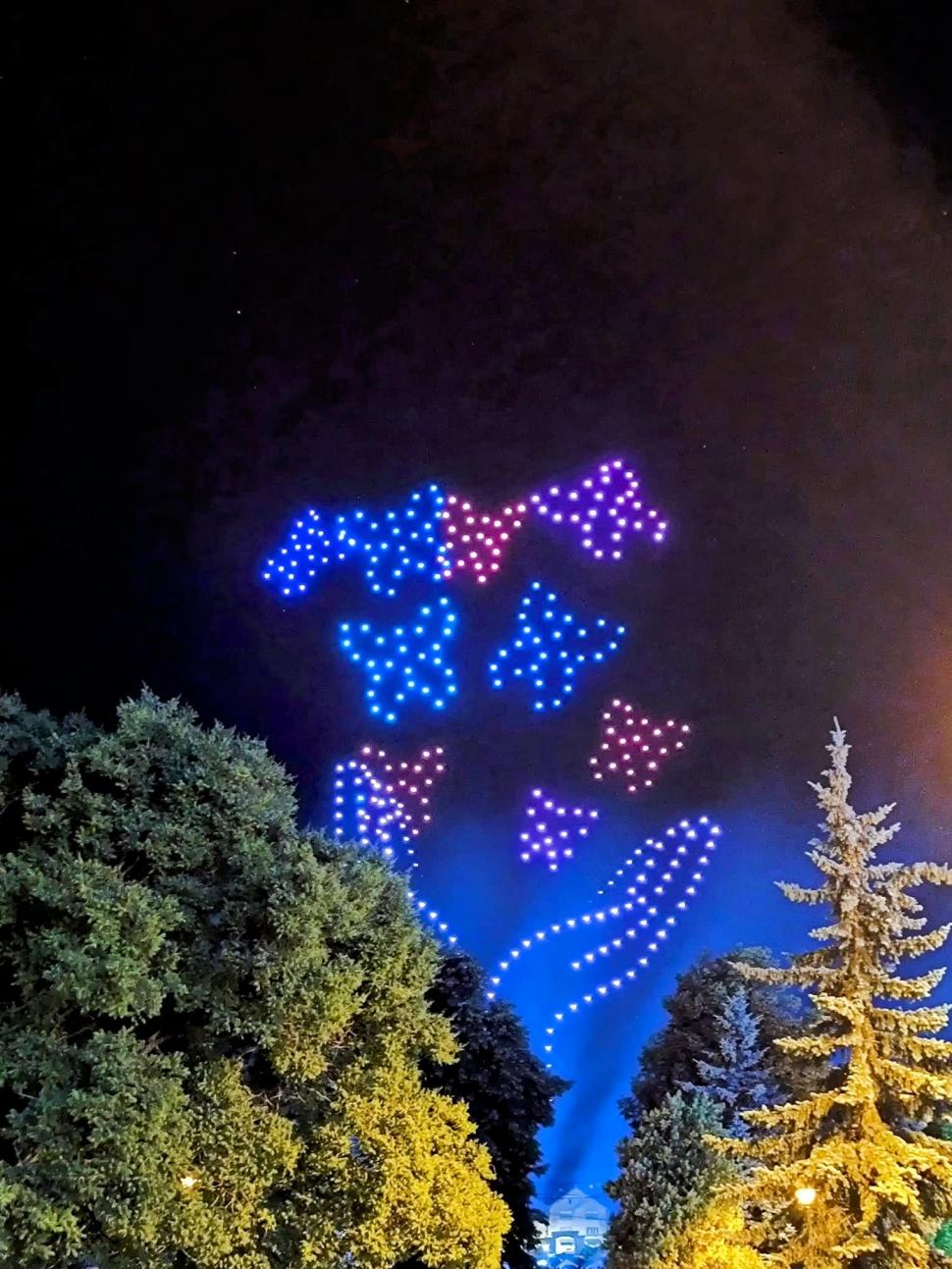VIDEO. FITS a fost deschis cu un spectacol impresionat de drone în centrul Sibiului  982498