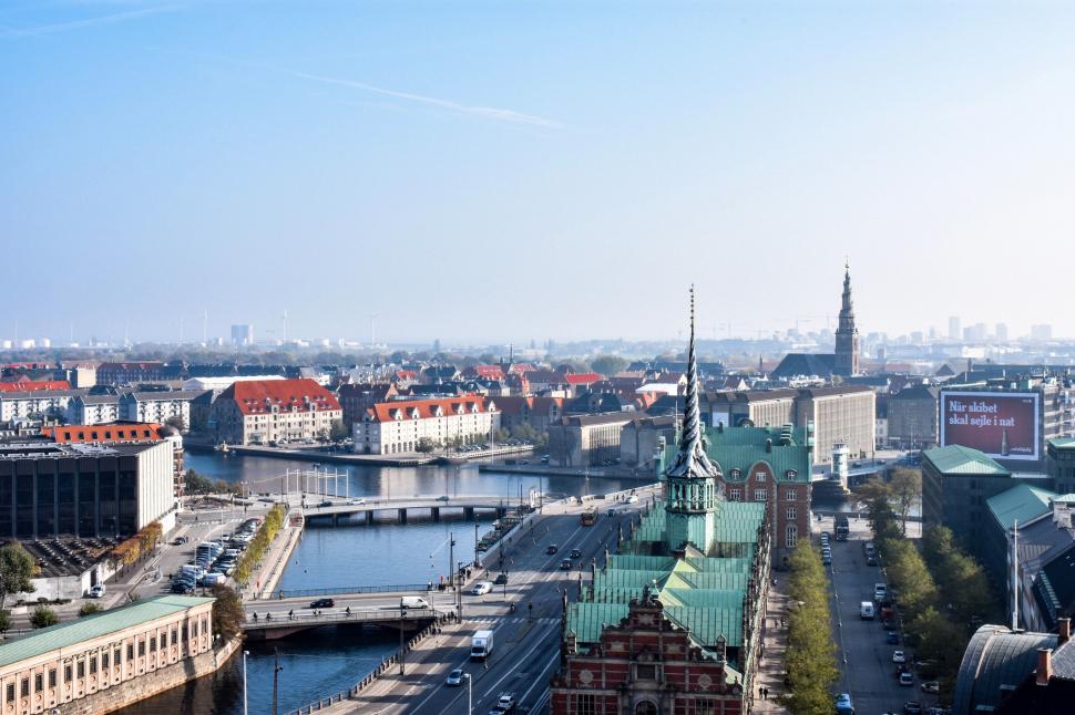 Acesta a fost desemnat cel mai locuibil oraș din lume în 2025. Ce oraşe europene au intrat în topul făcut de publicaţia EIU 982595