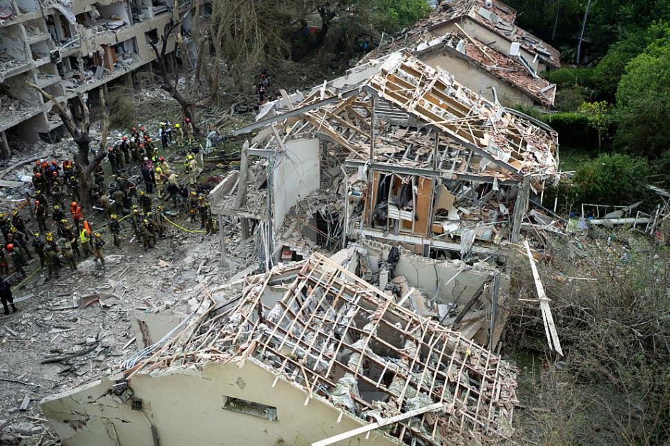 Mărturiile românilor prinşi în războiul din Israel: "E îngrijorare. Primim mesaj pe telefon cu 10 minute înainte de a ajunge rachetele" 982622