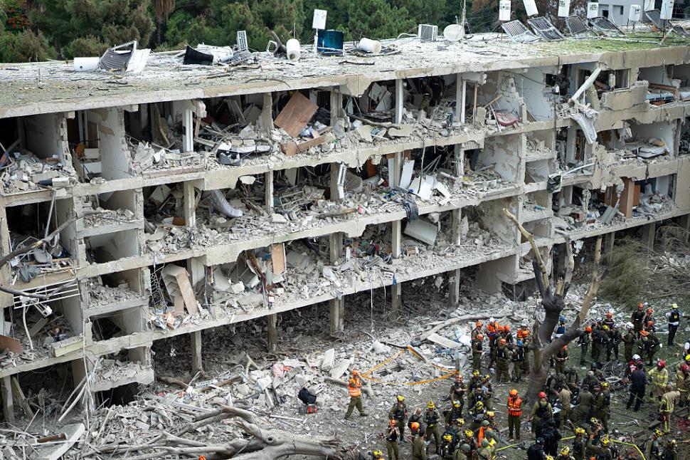 Mărturiile românilor prinşi în războiul din Israel: "E îngrijorare. Primim mesaj pe telefon cu 10 minute înainte de a ajunge rachetele" 982626