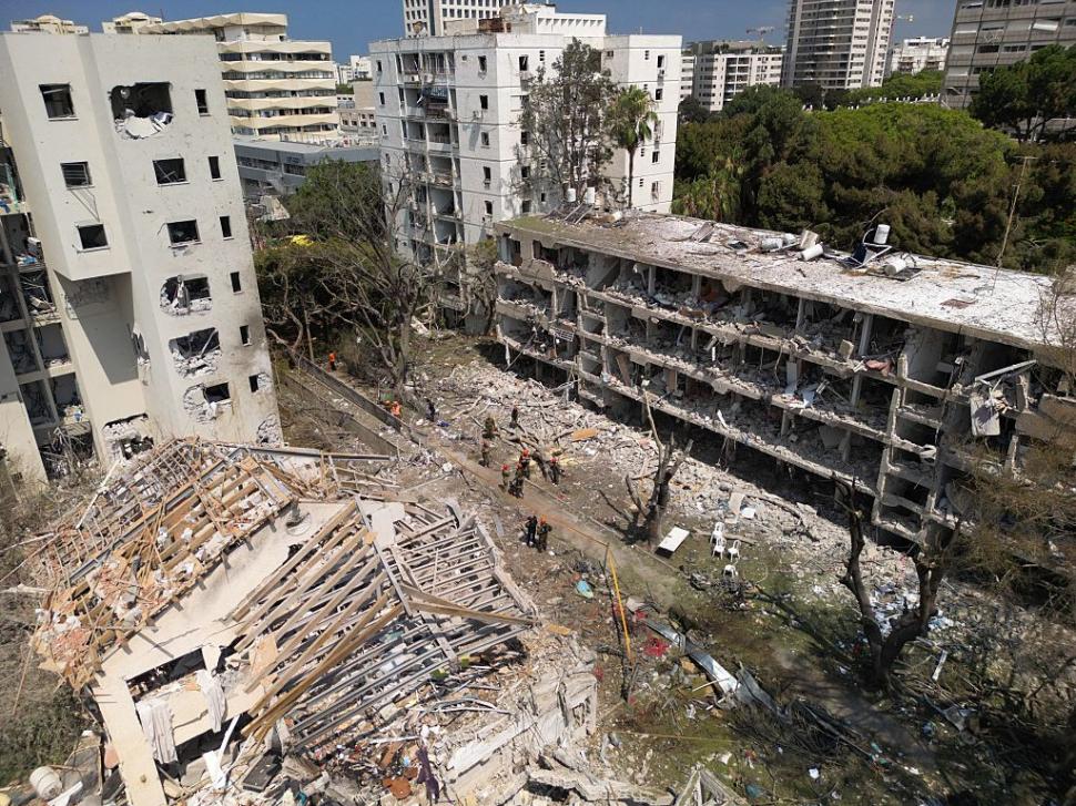 Mărturiile românilor prinşi în războiul din Israel: "E îngrijorare. Primim mesaj pe telefon cu 10 minute înainte de a ajunge rachetele" 982630