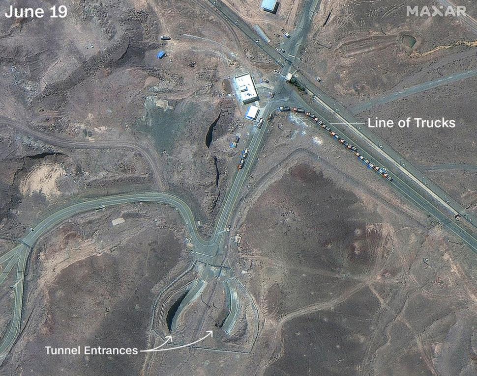 Imagini din satelit cu situl nuclear Fordo, lovit de americani cu bombe anti-buncăr. Găuri uriașe în muntele sub care era baza 982643