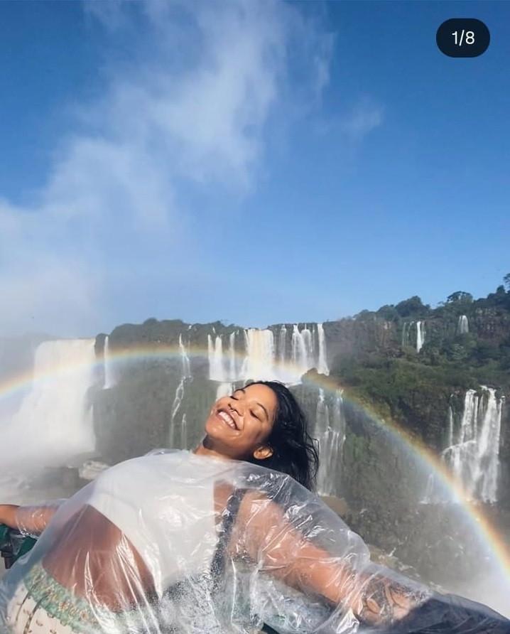 "Abandonată" de ghid, o turistă a căzut într-o prăpastie de pe un vulcan indonezian şi a murit după 4 zile de aşteptare a salvatorilor 983445