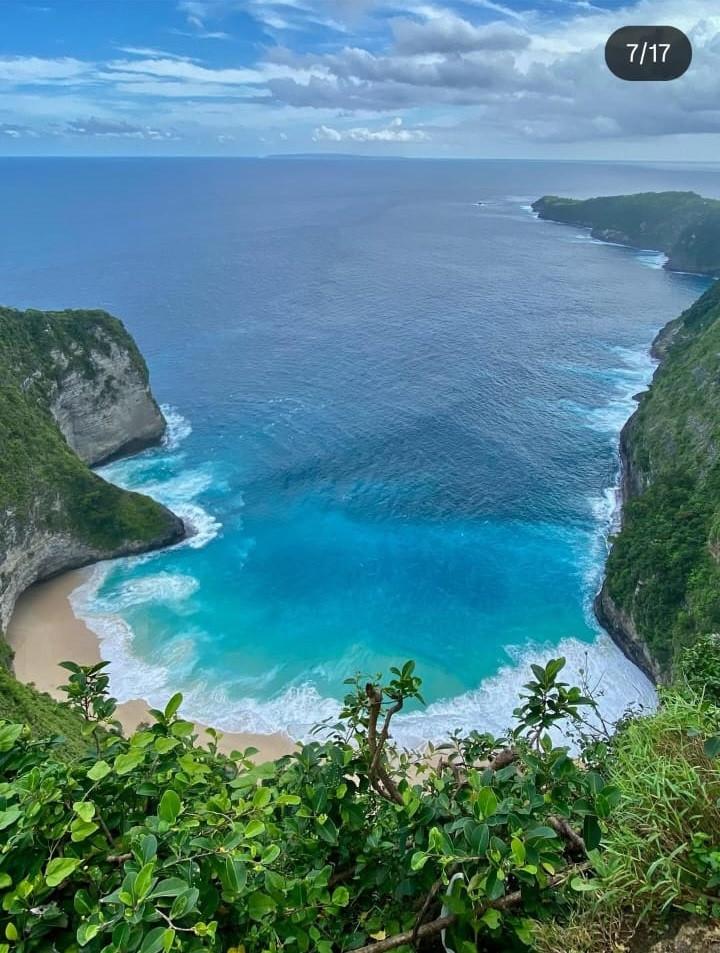 "Abandonată" de ghid, o turistă a căzut într-o prăpastie de pe un vulcan indonezian şi a murit după 4 zile de aşteptare a salvatorilor 983457