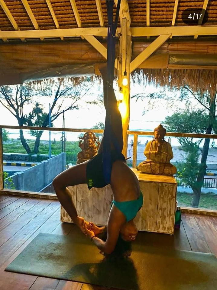 "Abandonată" de ghid, o turistă a căzut într-o prăpastie de pe un vulcan indonezian şi a murit după 4 zile de aşteptare a salvatorilor 983459