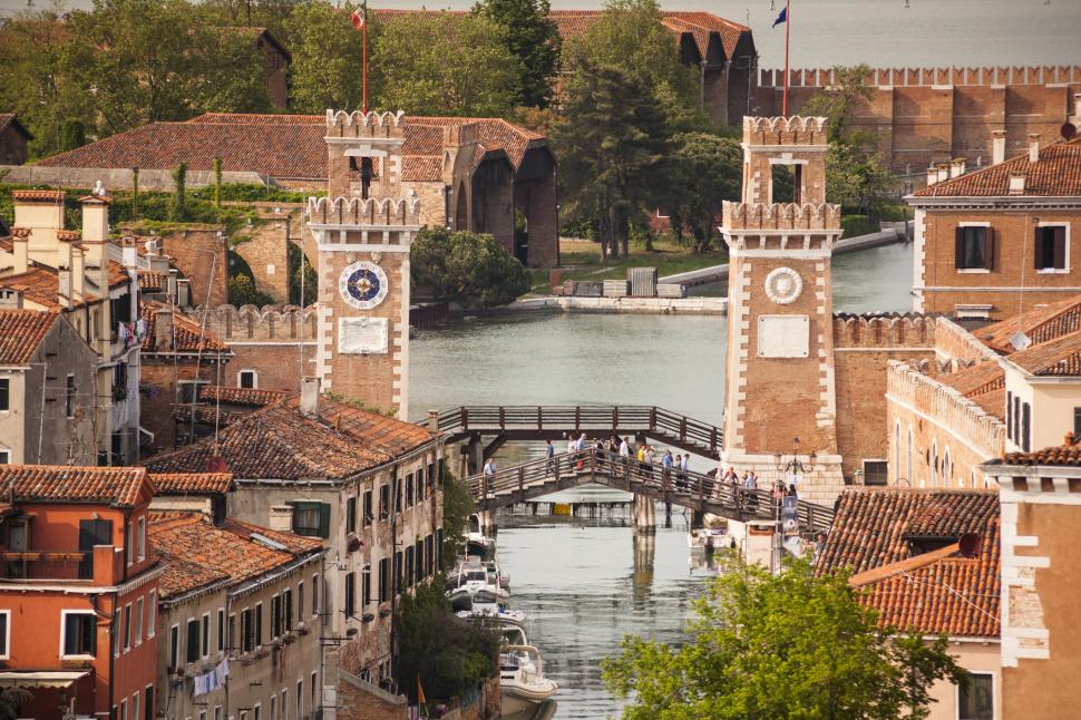 Jeff Bezos și Lauren Sánchez au schimbat în ultimul moment locul în care va avea loc nunta lor, din cauza protestelor din Veneția 983164