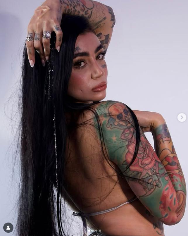 O influenceriță a murit după ce s-a operat într-o clinică din Turcia pe care urma să o promoveze. Înainte petrecuse cu doctorul în club 983280