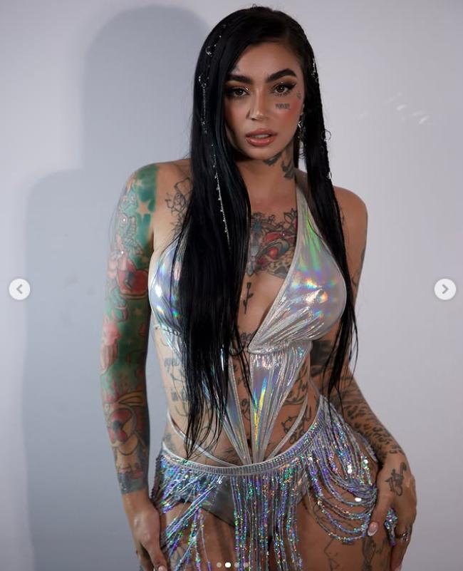 O influenceriță a murit după ce s-a operat într-o clinică din Turcia pe care urma să o promoveze. Înainte petrecuse cu doctorul în club 983281