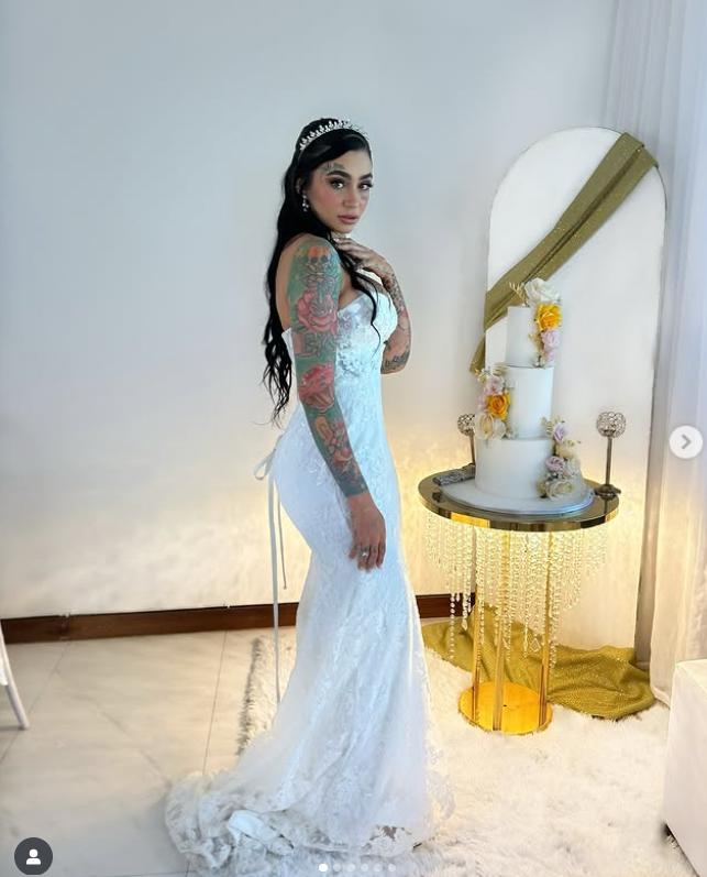 O influenceriță a murit după ce s-a operat într-o clinică din Turcia pe care urma să o promoveze. Înainte petrecuse cu doctorul în club 983282