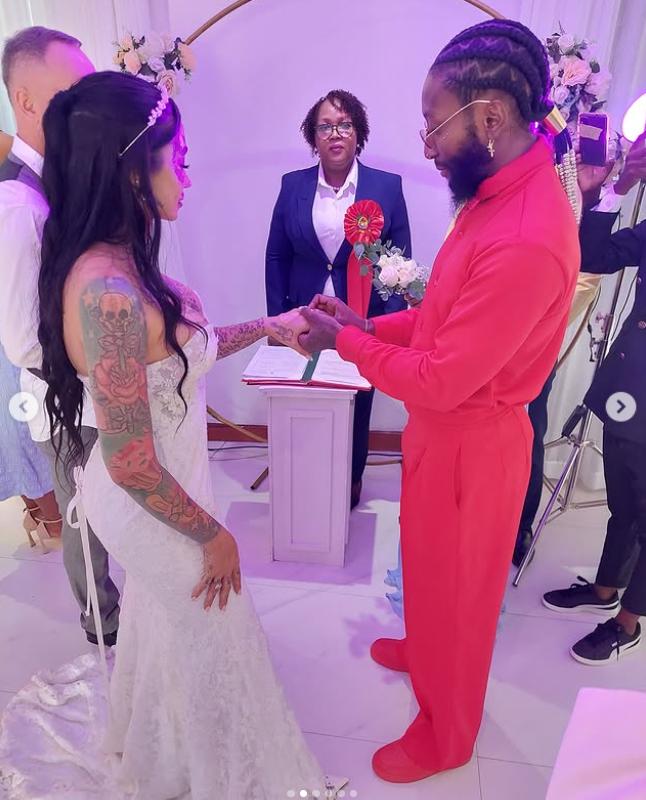 O influenceriță a murit după ce s-a operat într-o clinică din Turcia pe care urma să o promoveze. Înainte petrecuse cu doctorul în club 983283