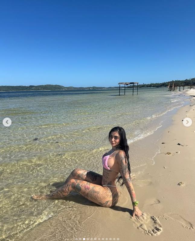 O influenceriță a murit după ce s-a operat într-o clinică din Turcia pe care urma să o promoveze. Înainte petrecuse cu doctorul în club 983285