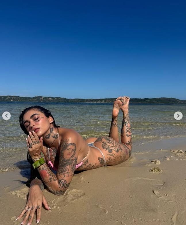 O influenceriță a murit după ce s-a operat într-o clinică din Turcia pe care urma să o promoveze. Înainte petrecuse cu doctorul în club 983288