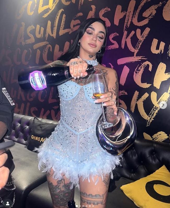 O influenceriță a murit după ce s-a operat într-o clinică din Turcia pe care urma să o promoveze. Înainte petrecuse cu doctorul în club 983291