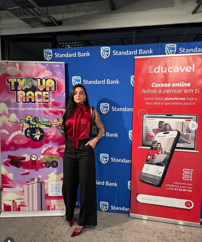 O influenceriță a murit după ce s-a operat într-o clinică din Turcia pe care urma să o promoveze. Înainte petrecuse cu doctorul în club 983292