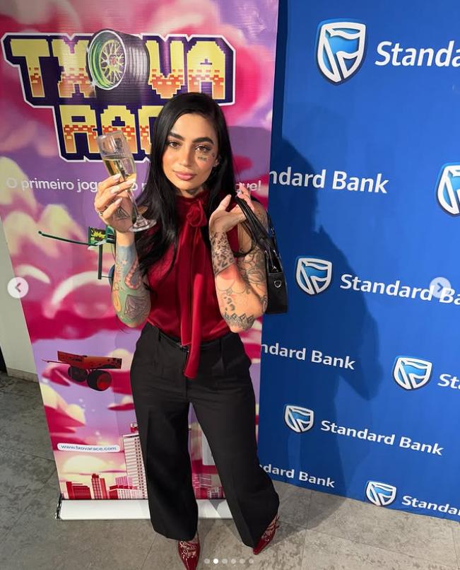 O influenceriță a murit după ce s-a operat într-o clinică din Turcia pe care urma să o promoveze. Înainte petrecuse cu doctorul în club 983293