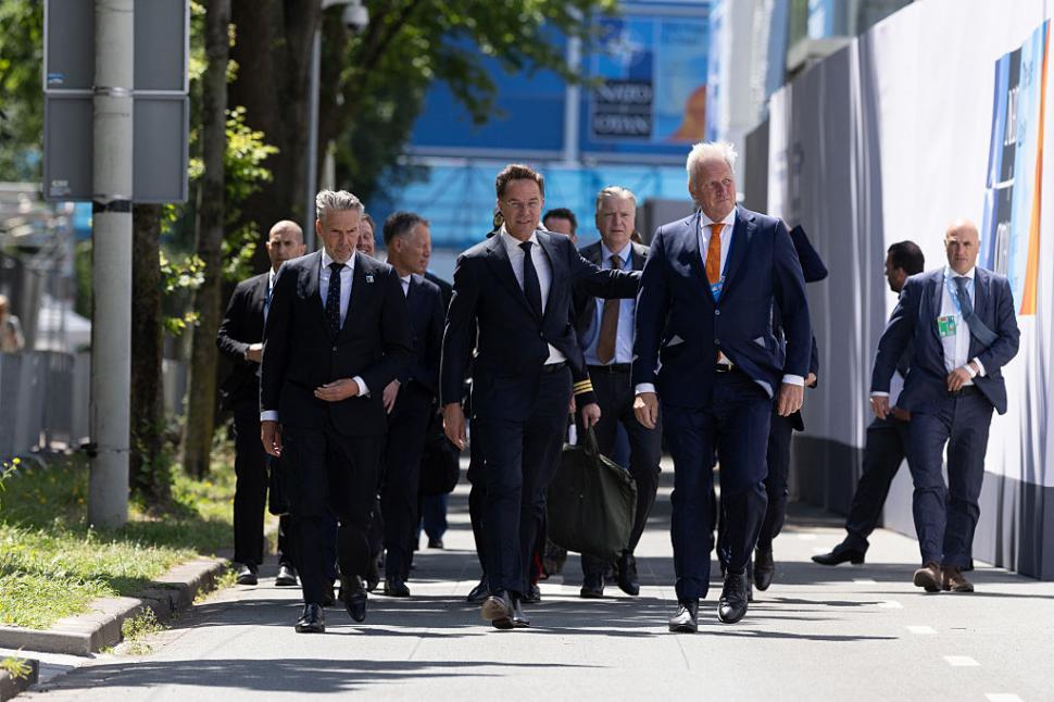 Regina Maxima a Olandei va fi gazda soţiilor liderilor NATO în timpul summit-ului. Va merge cu ele la o plimbare prin Rotterdam 983255