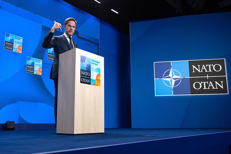 Regina Maxima a Olandei va fi gazda soţiilor liderilor NATO în timpul summit-ului. Va merge cu ele la o plimbare prin Rotterdam 983258