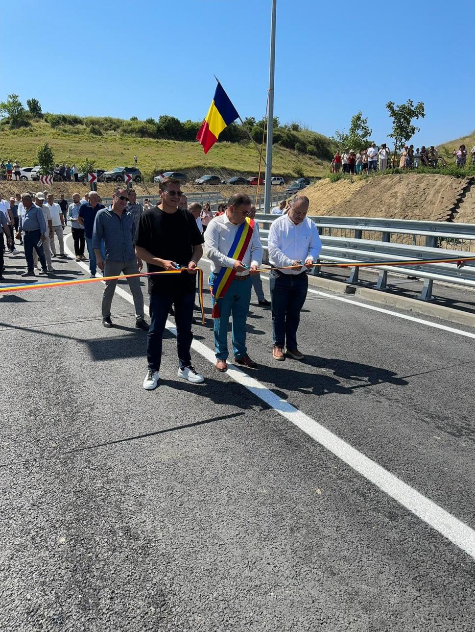 Comuna din România unde tocmai a fost inaugurat un pod nou peste Ialomița. Investiţia a fost de peste 12,5 milioane de lei 983795