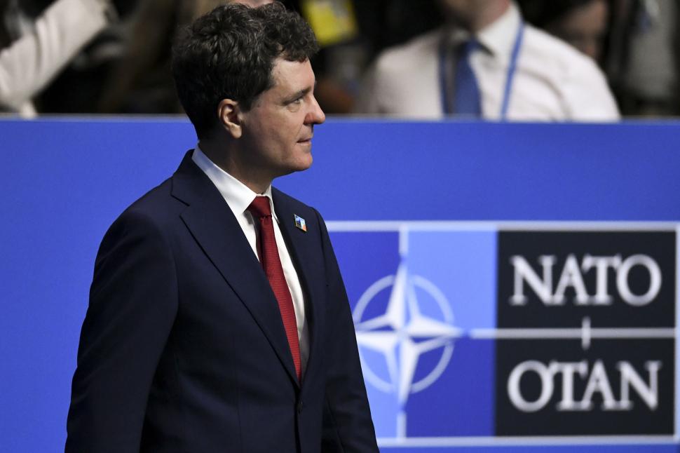 Imaginile zilei de la Summitul NATO. Vedeta reuniunii a fost președintele SUA Donald Trump. Edi Rama, în teniși la poza oficială 983707