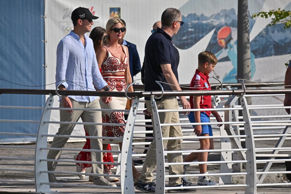 La Veneţia au început să sosească invitații VIP la nunta lui Jeff Bezos cu Lauren Sanchez. Ivanka Trump a venit cu soțul și copiii 983621