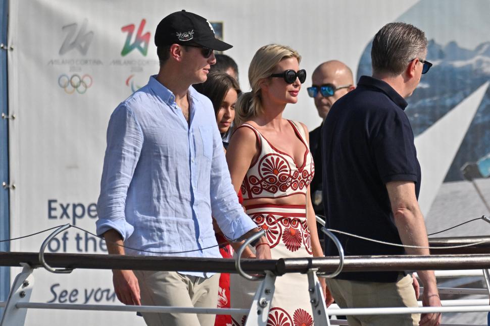 La Veneţia au început să sosească invitații VIP la nunta lui Jeff Bezos cu Lauren Sanchez. Ivanka Trump a venit cu soțul și copiii 983622