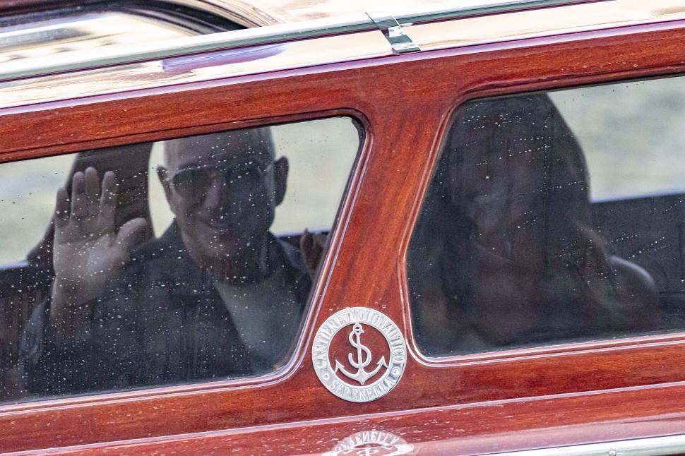 Chiar înainte de nunta de la Veneția, ies la lumină detalii despre contractul prenunțial încheiat între Jeff Bezos și Laura Sanchez 984021