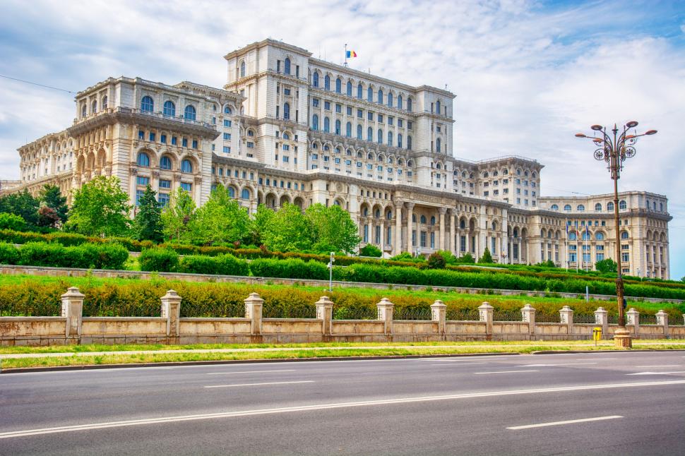 Ziua Drapelului Naţional. Ce reprezintă culorile de pe steagul României 983107