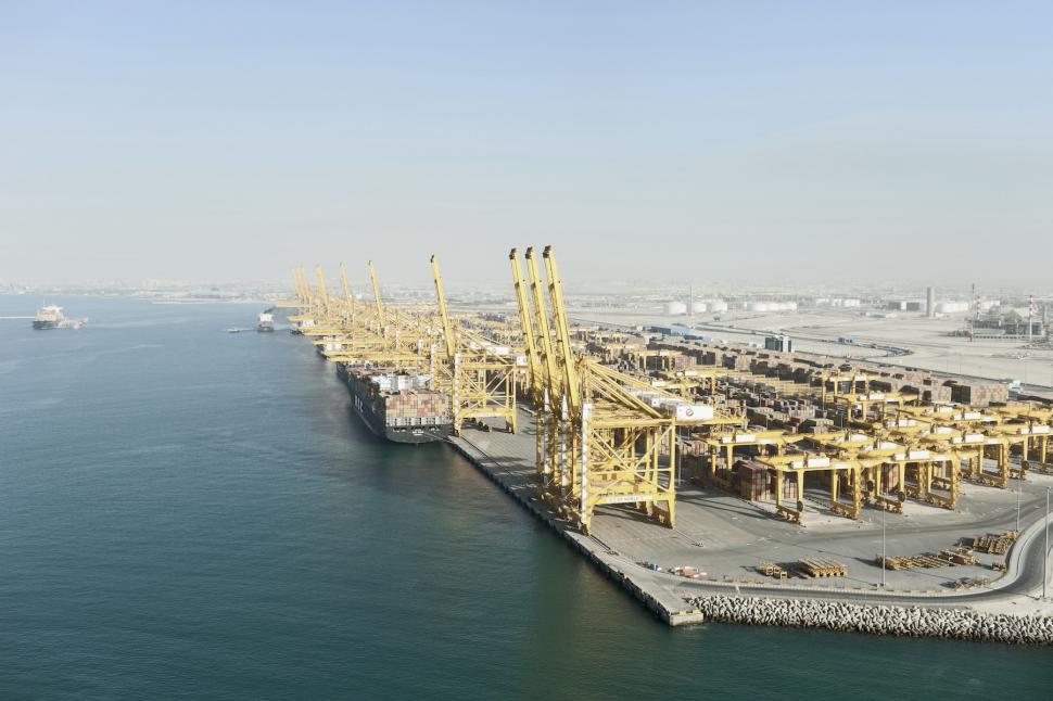 Cum arăta oraşul preferat al românilor când a fost la un pas să devină parte din India. Istoria neştiută a Dubaiului 984604