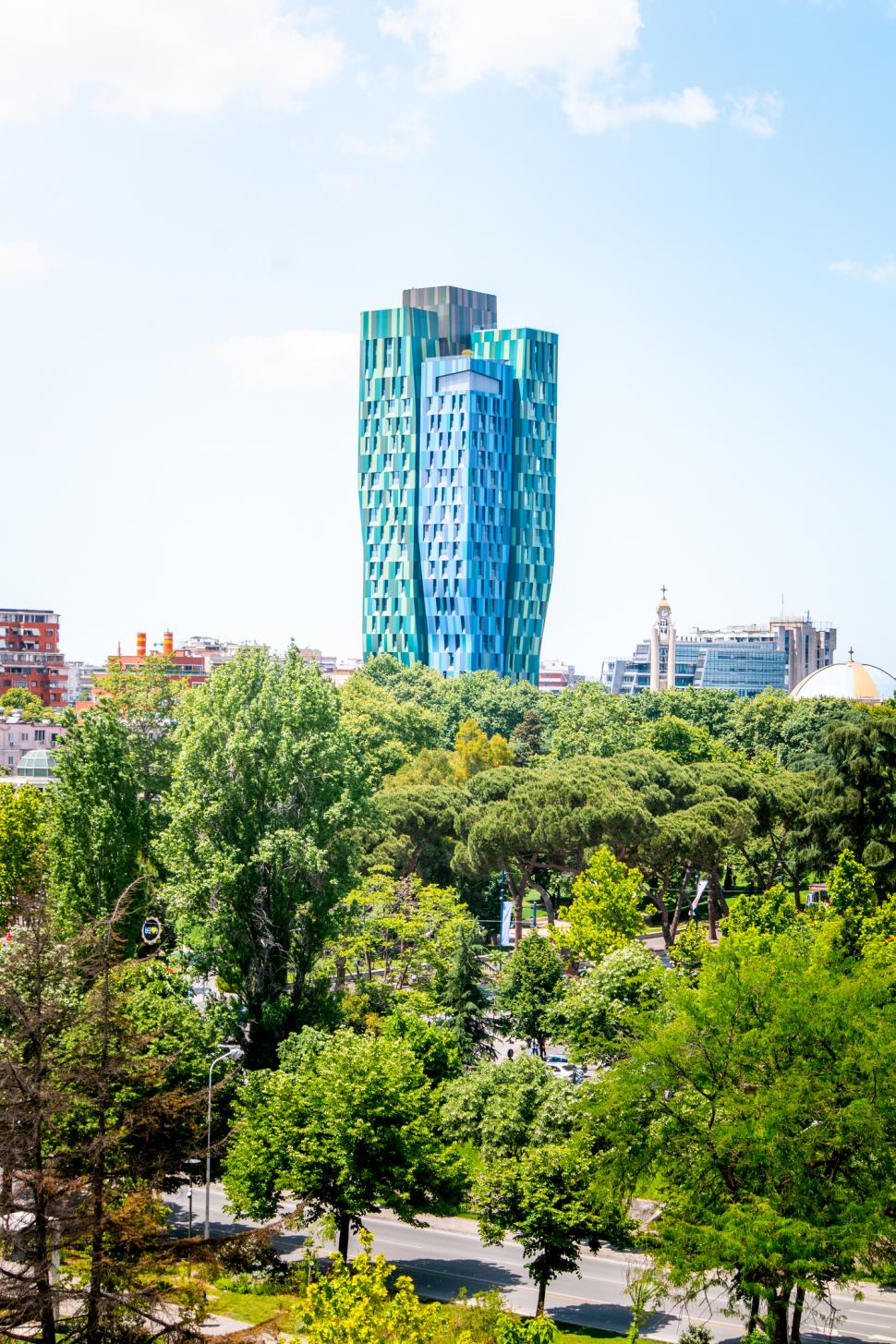 Cum se transformă una dintre cele mai sărace capitale din Europa în „New York-ul din Balcani”. Planul îndrăzneț al Albaniei 984249