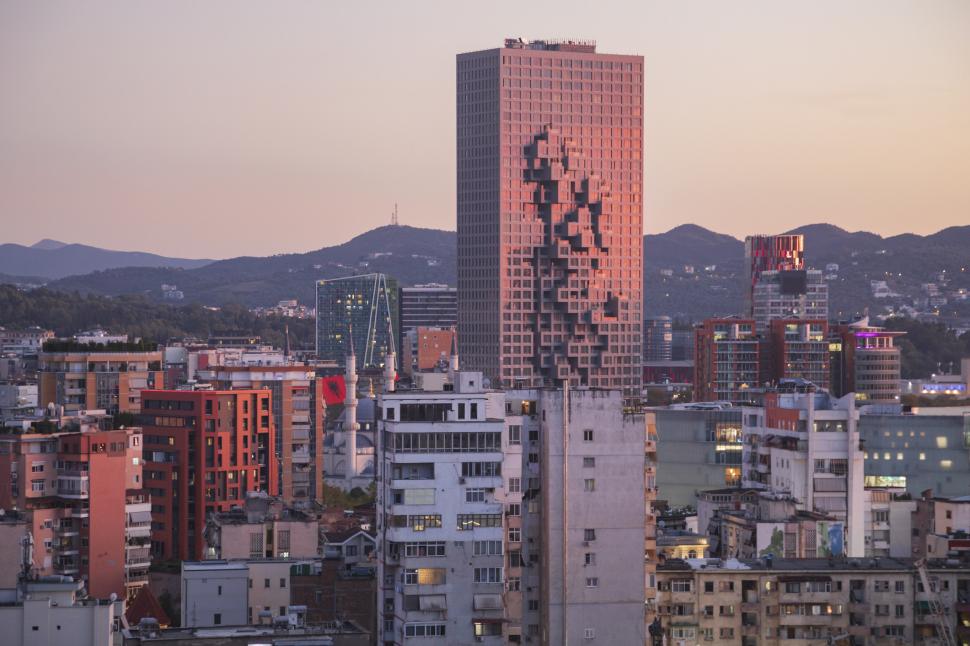 Cum se transformă una dintre cele mai sărace capitale din Europa în „New York-ul din Balcani”. Planul îndrăzneț al Albaniei 984259