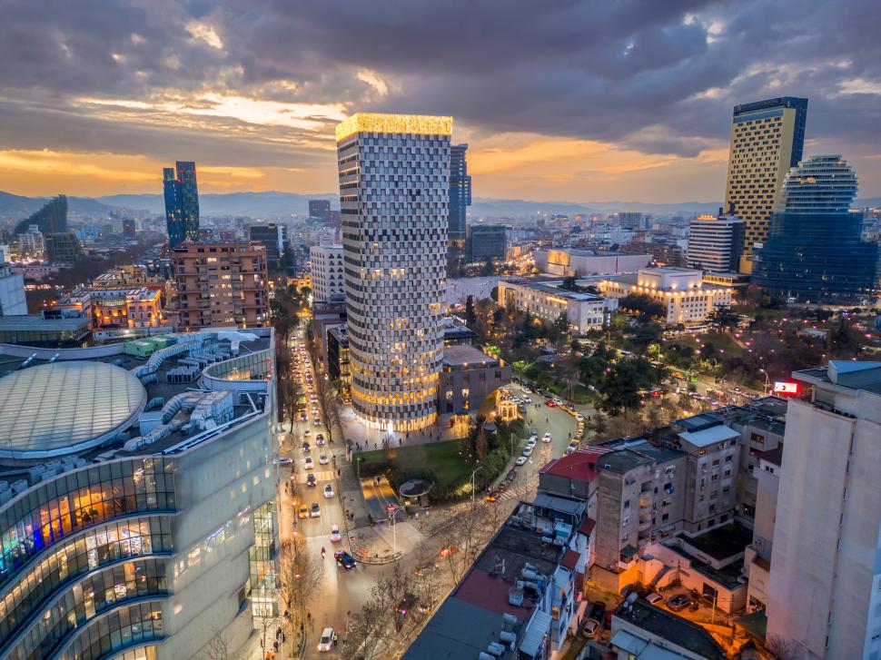 Cum se transformă una dintre cele mai sărace capitale din Europa în „New York-ul din Balcani”. Planul îndrăzneț al Albaniei 984263