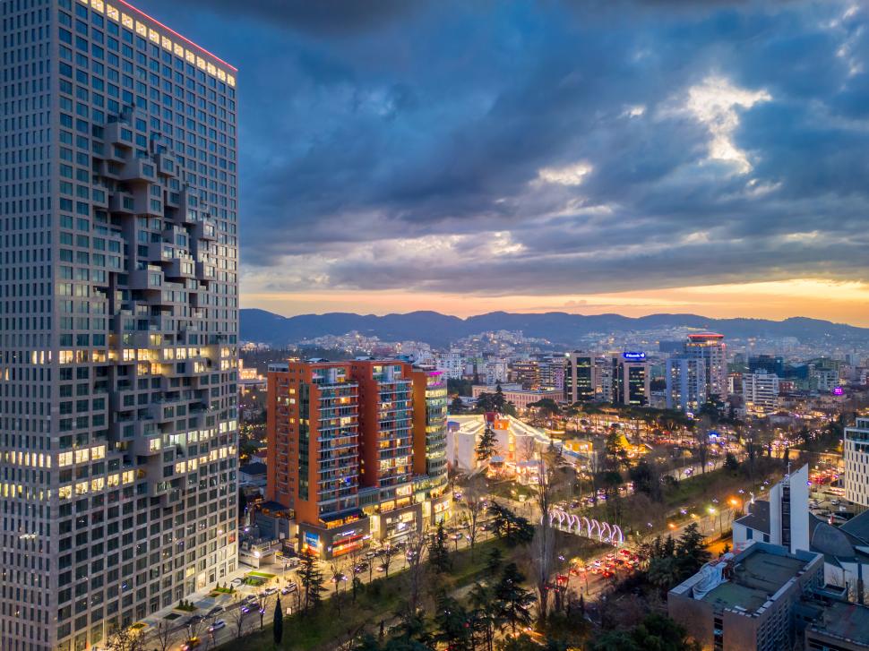 Cum se transformă una dintre cele mai sărace capitale din Europa în „New York-ul din Balcani”. Planul îndrăzneț al Albaniei 984264