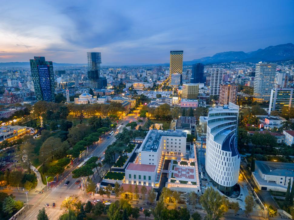 Cum se transformă una dintre cele mai sărace capitale din Europa în „New York-ul din Balcani”. Planul îndrăzneț al Albaniei 984265