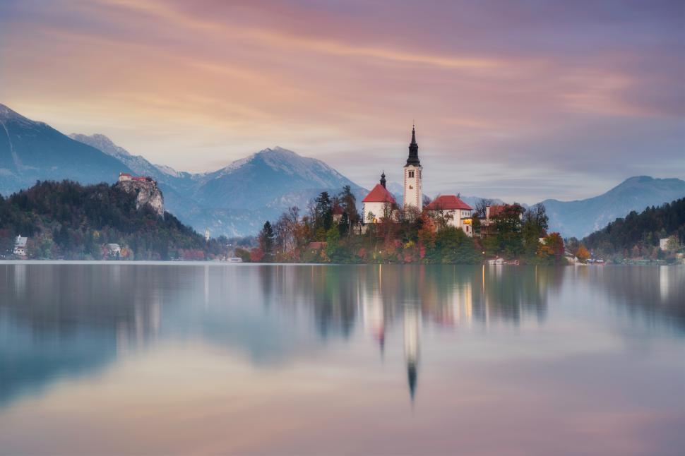 O țară europeană cu peisaje de vis lansează în noiembrie viza pentru nomazii digitali. Procesul de aplicare e foarte ușor 984381