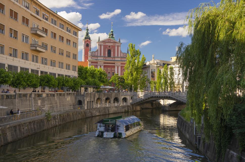 O țară europeană cu peisaje de vis lansează în noiembrie viza pentru nomazii digitali. Procesul de aplicare e foarte ușor 984384