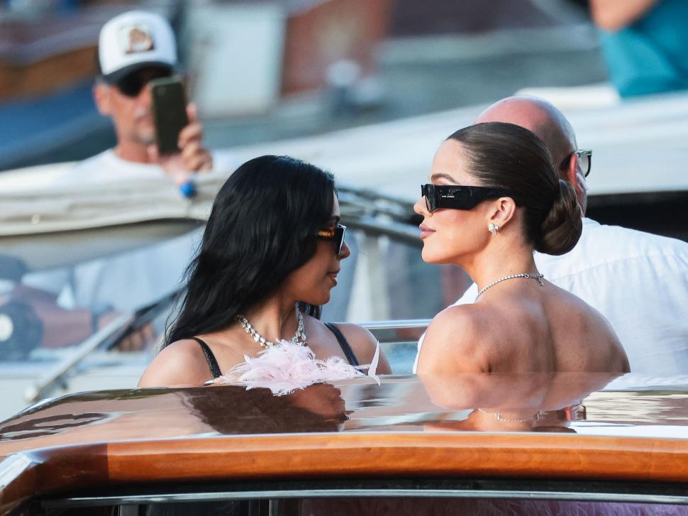 Primele imagini de la „nunta secolului” a lui Jeff Bezos. Vedetele care au furat privirile cu ținute extravagante 984792