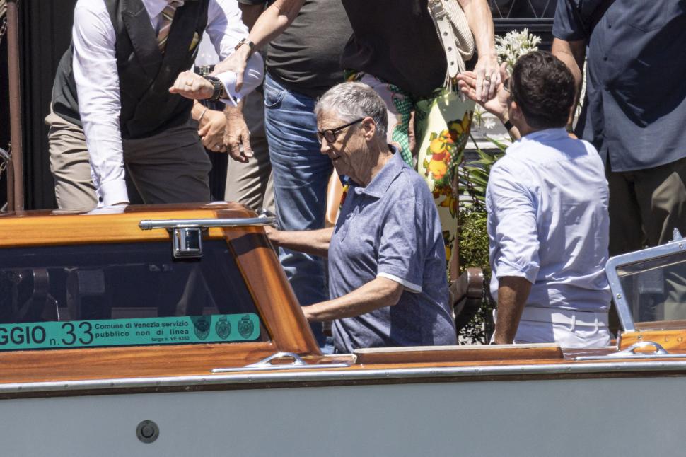 Nunta extravagantă de 3 zile a lui Jeff Bezos s-a încheiat cu o mega-petrecere în pijamale. Noi imagini spectaculoase din Veneția 984850