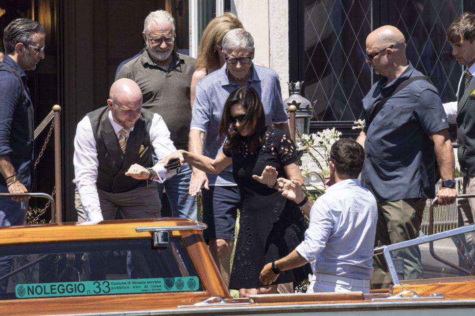 Nunta extravagantă de 3 zile a lui Jeff Bezos s-a încheiat cu o mega-petrecere în pijamale. Noi imagini spectaculoase din Veneția 984852