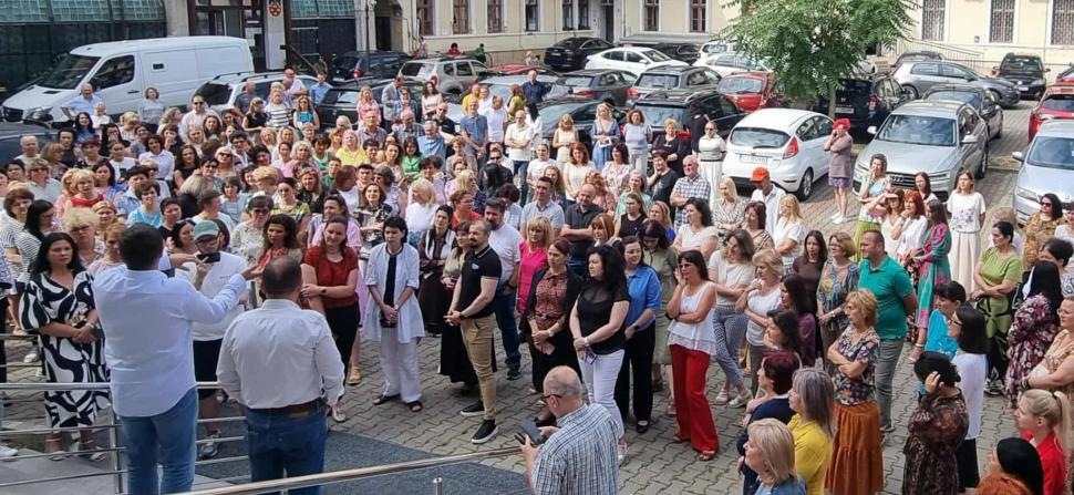 Angajaţii ANAF fac proteste spontane în mai multe judeţe din România. Care sunt cele 3 solicitări transmise în comunicat 985028