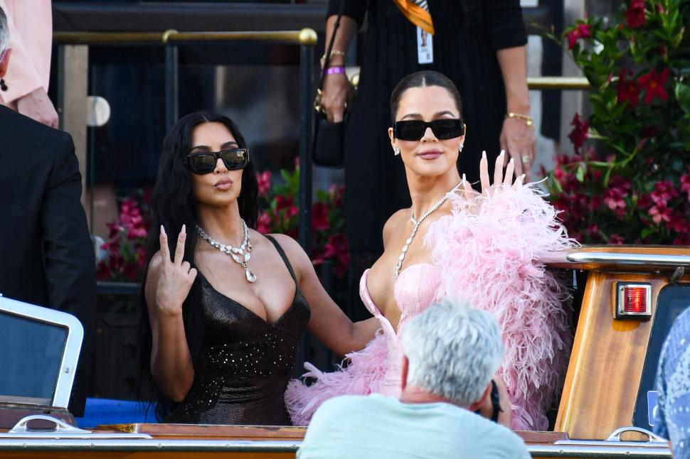 După nuntă, Jeff Bezos și Lauren Sanchez au plecat în Croația cu elicopterul pilotat de mireasă. De ce este „amărât” miliardarul 985049