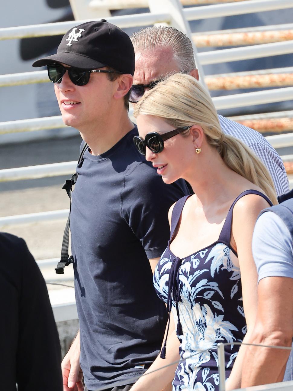 După nuntă, Jeff Bezos și Lauren Sanchez au plecat în Croația cu elicopterul pilotat de mireasă. De ce este „amărât” miliardarul 985064