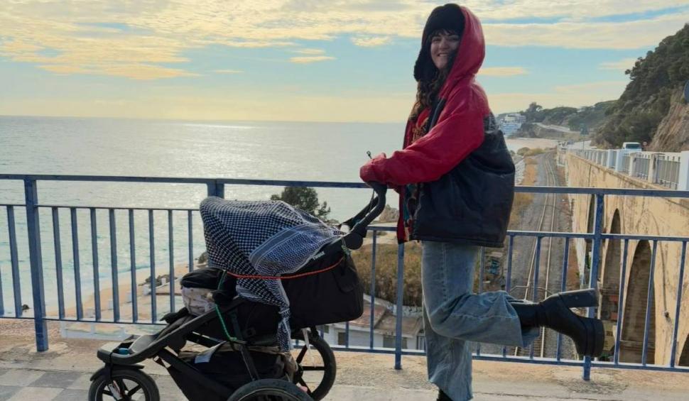 Mii de kilometri pe tocuri: Dora, tânăra care merge din Spania până în România pentru victimele traficului sexual 984576