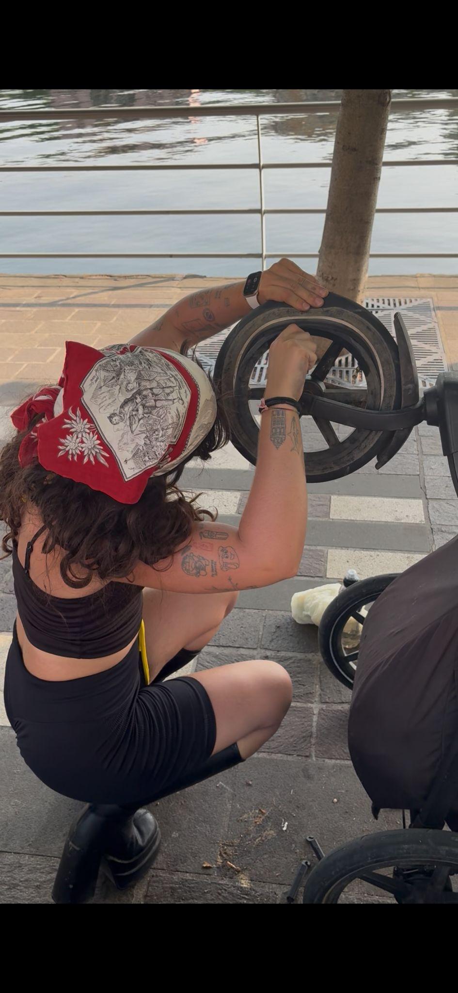 Mii de kilometri pe tocuri: Dora, tânăra care merge din Spania până în România pentru victimele traficului sexual 984578