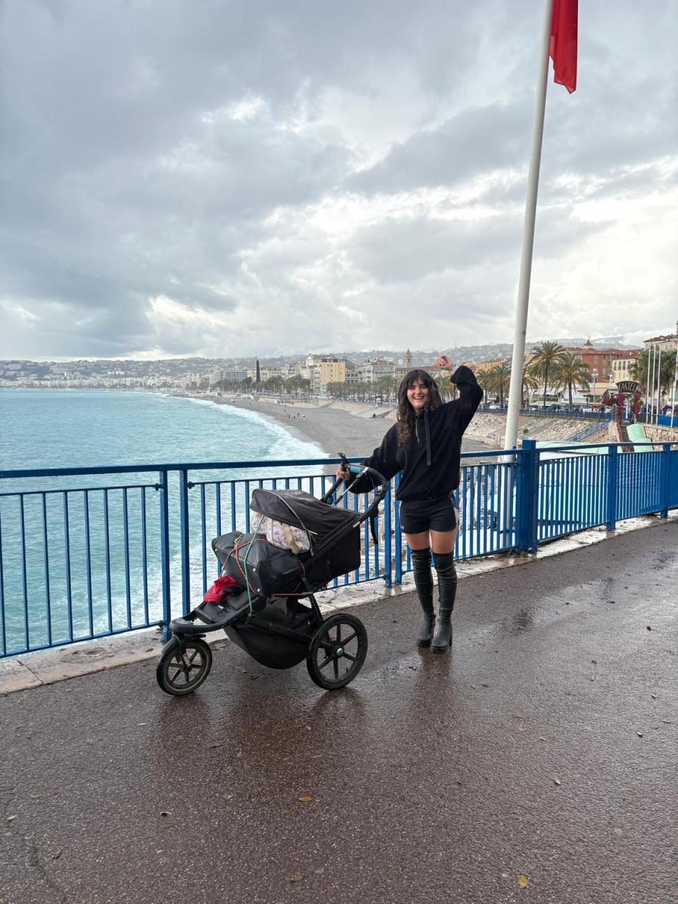 Mii de kilometri pe tocuri: Dora, tânăra care merge din Spania până în România pentru victimele traficului sexual 984579