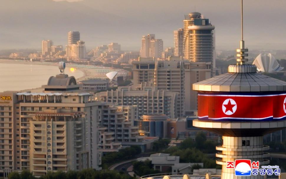 Prețul ireal al unei vacanțe la mare în Coreea de Nord, în resortul inaugurat de Kim Jong Un. Turiștii vor avea ghid și la plajă 985183