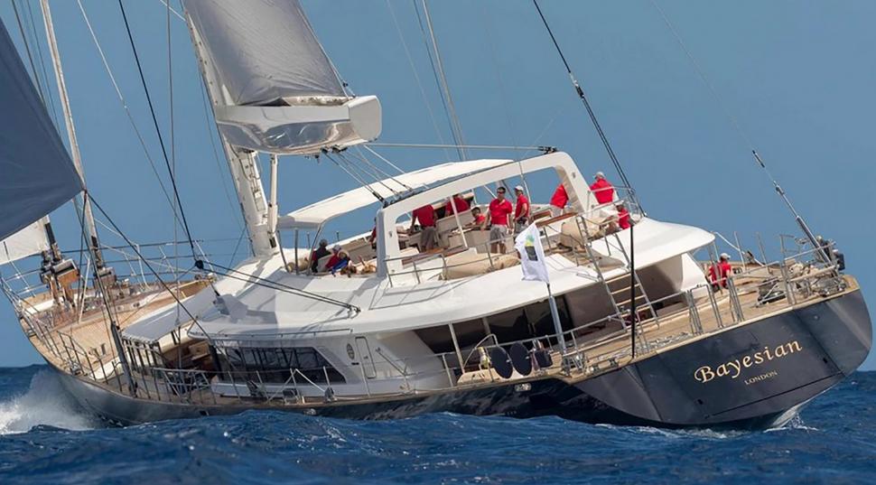 Primele imagini din interiorul epavei iahtului Bayesian. Cum arată salonul de lux unde petreceau Mike Lynch și invitații săi 985110